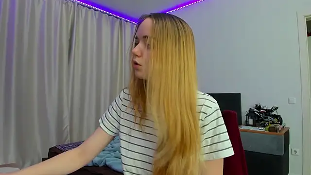 JanetShy online show from October 2, 11:02 am