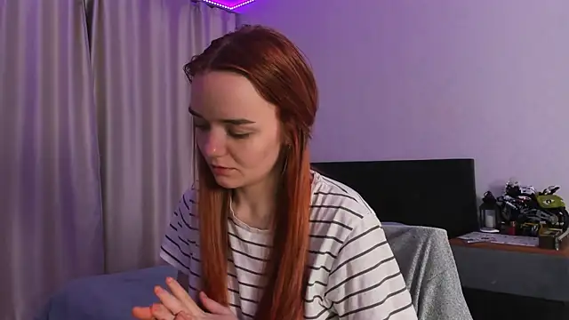 JanetShy online show from October 28, 7:07 am