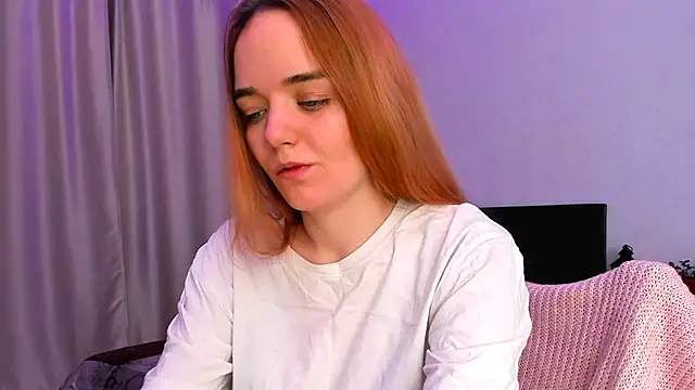 JanetShy online show from December 2, 7:10 am