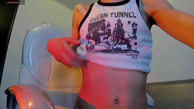 Snapshot of Angeel_of_lust chatting on November 2, 4:34 pm Angeel of lust online show from November 2, 4:34 pm