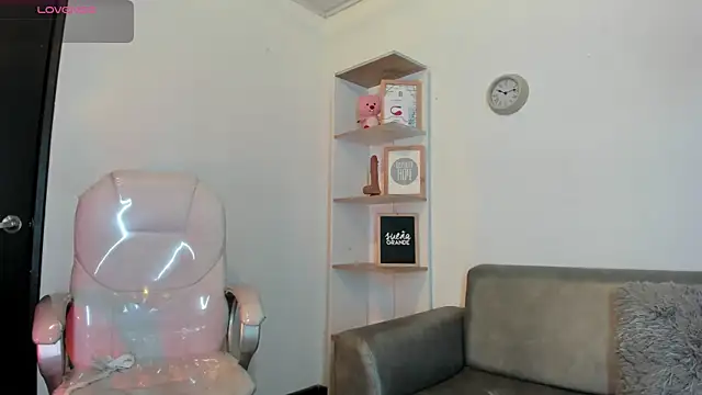 Snapshot of Angeel_of_lust chatting on November 10, 4:39 am Angeel of lust online show from November 10, 4:39 am