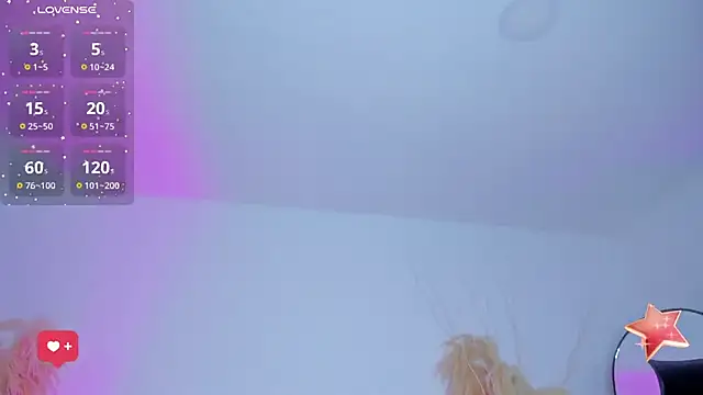 Snapshot of Emilywillis8 chatting on October 9, 1:11 pm Emilywillis8 online show from October 9, 1:11 pm