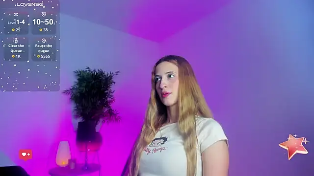 Snapshot of Emilywillis8 chatting on September 22, 1:28 pm Emilywillis8 online show from September 22, 1:28 pm