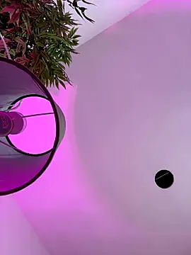 Snapshot of Emilywillis8 chatting on September 9, 1:20 pm Emilywillis8 online show from September 9, 1:20 pm