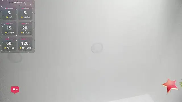 Snapshot of Emilywillis8 chatting on October 12, 1:23 pm Emilywillis8 online show from October 12, 1:23 pm