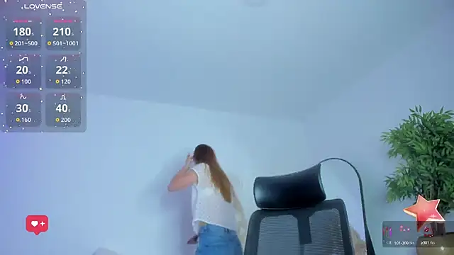 Snapshot of Emilywillis8 chatting on October 11, 12:50 pm Emilywillis8 online show from October 11, 12:50 pm