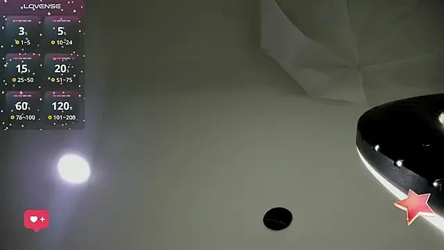 Snapshot of Emilywillis8 chatting on September 27, 12:44 pm Emilywillis8 online show from September 27, 12:44 pm