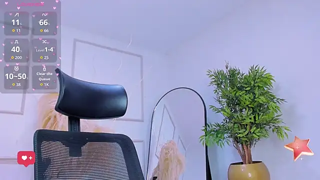 Snapshot of Emilywillis8 chatting on December 3, 2:16 pm Emilywillis8 online show from December 3, 2:16 pm