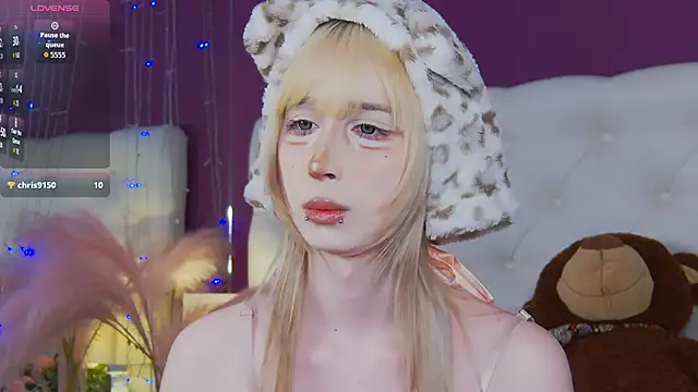 cutetomie online show from April 11, 9:40 pm