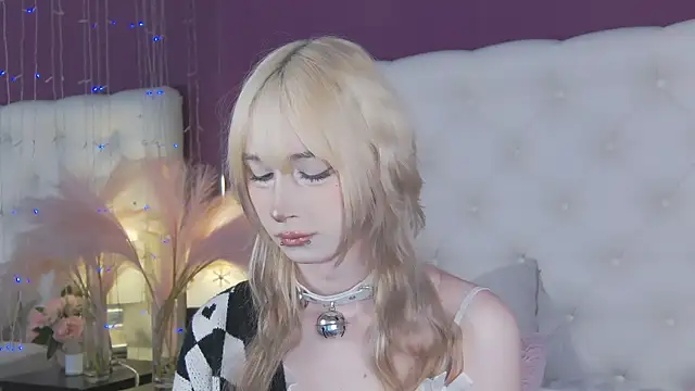 cutetomie online show from February 28, 8:19 pm