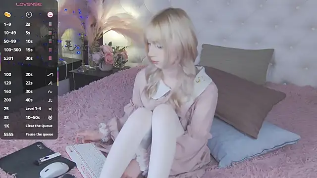 cutetomie online show from November 30, 9:59 pm