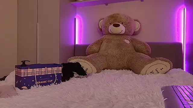 Missss Eva online show from December 1, 9:10 am