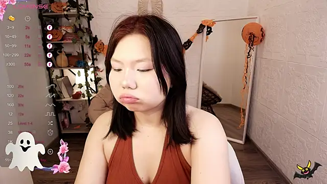 Snapshot of Moana_light chatting on October 31, 2:08 am Moana light online show from October 31, 2:08 am