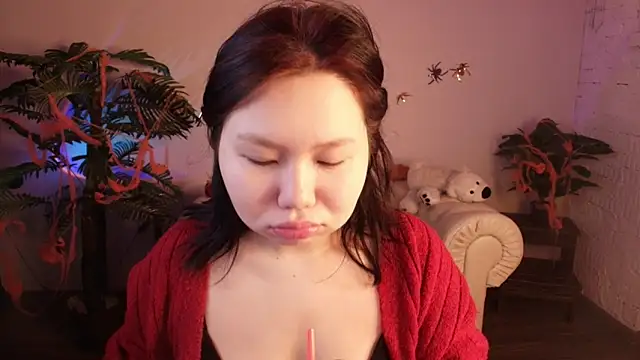 Snapshot of Moana_light chatting on November 1, 2:07 am Moana light online show from November 1, 2:07 am