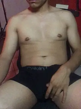 Snapshot of John_ZZ7 chatting on May 29, 10:54 am John ZZ7 online show from May 29, 10:54 am