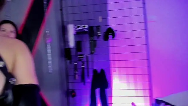 MissKara Ariana bdsm online show from November 26, 10:48 am