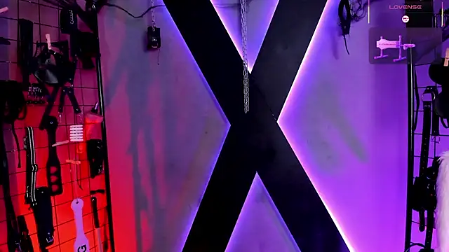 MissKara Ariana bdsm online show from October 30, 10:35 am