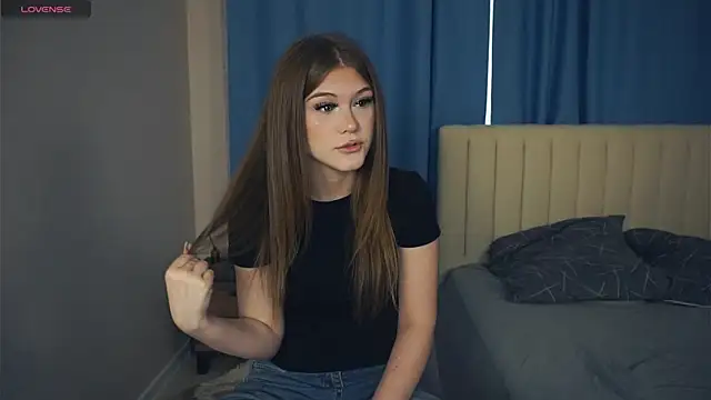 LilyHeupel online show from October 10, 6:58 am