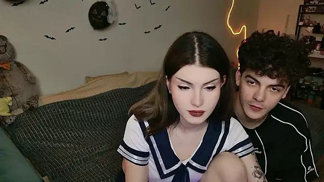 Snapshot of Alice18James chatting on October 18, 7:05 pm Alice18James online show from October 18, 7:05 pm