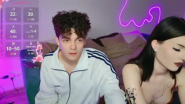 Snapshot of Alice18James chatting on November 23, 1:54 pm Alice18James online show from November 23, 1:54 pm