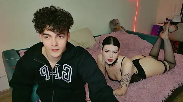 Snapshot of Alice18James chatting on November 9, 4:55 pm Alice18James online show from November 9, 4:55 pm