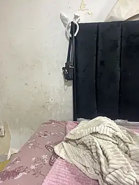 SexyPetitex25 online show from March 10, 11:42 pm