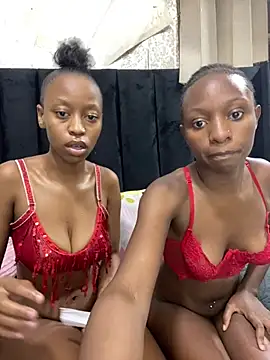 SexyPetitex25 online show from February 27, 8:52 pm