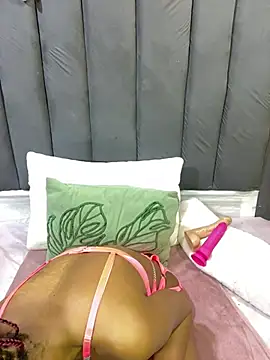 SexyPetitex25 online show from June 6, 8:14 pm