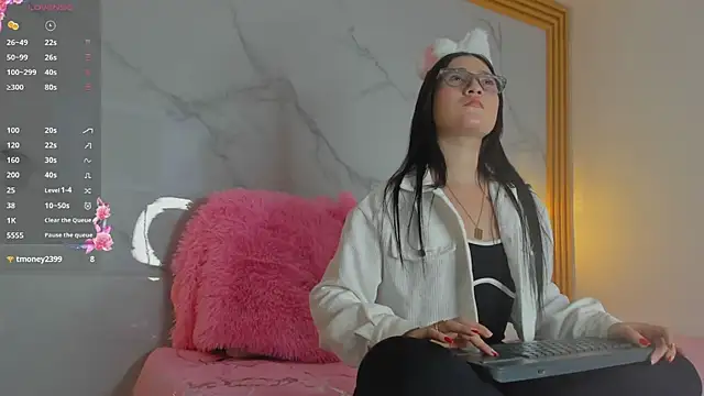 Snapshot of malka_milan chatting on November 28, 4:12 am malka milan online show from November 28, 4:12 am