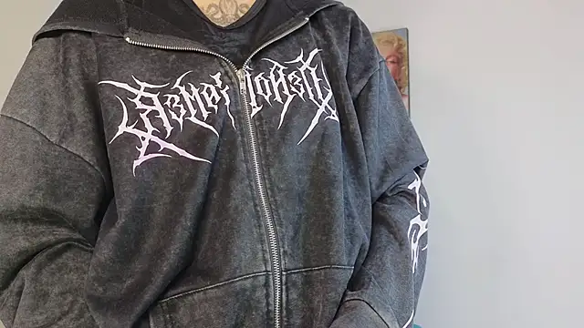 Lucy n pink online show from November 26, 1:55 pm