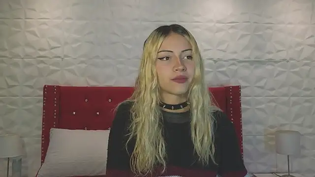 Lucy n pink online show from October 5, 8:43 pm