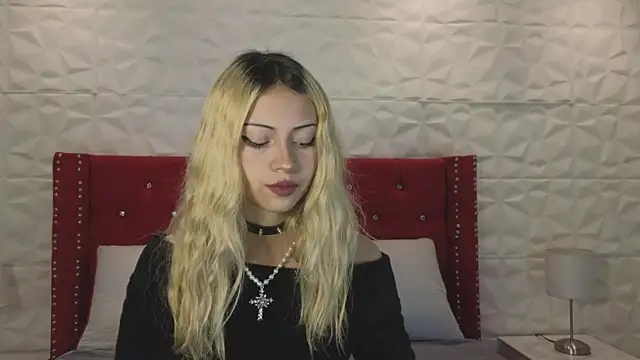 Lucy n pink online show from October 6, 4:08 pm