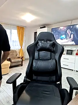 Fluturas2 online show from December 1, 1:23 pm