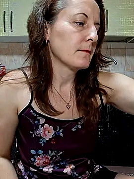 Fluturas2 online show from November 18, 10:13 pm