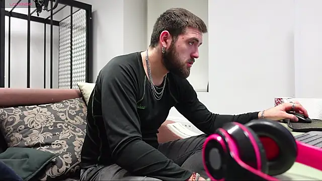 Mike Platano online show from November 19, 8:42 pm