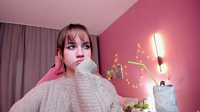 Snapshot of Jamie_Chung chatting on November 23, 1:04 am Jamie Chung online show from November 23, 1:04 am