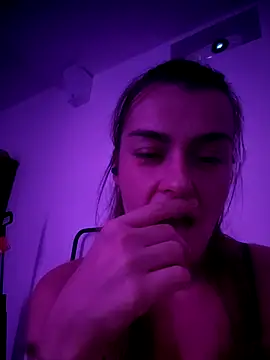 Carolinemiam online show from November 4, 2:26 am