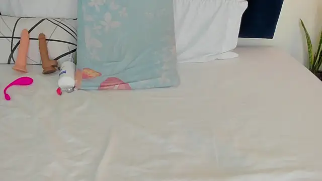 sophieturner mg online show from November 15, 7:29 pm