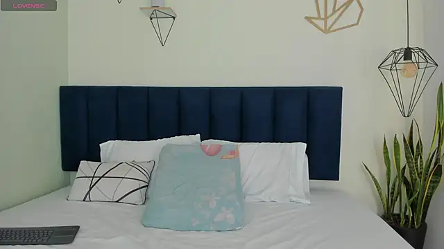 sophieturner mg online show from November 4, 7:06 pm