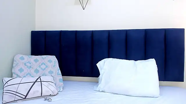 sophieturner mg online show from May 15, 7:12 pm