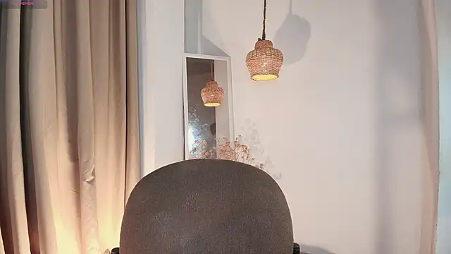 Nicolletease online show from December 4, 12:26 pm