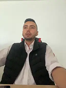 Snapshot of cristopher_wallacee chatting on October 11, 7:37 pm cristopher wallacee online show from October 11, 7:37 pm