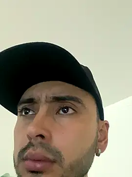 Snapshot of cristopher_wallacee chatting on October 13, 8:10 pm cristopher wallacee online show from October 13, 8:10 pm