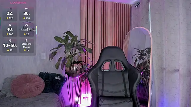 Snapshot of emma______ chatting on November 12, 8:34 pm emma online show from November 12, 8:34 pm