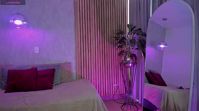 emma       online show from February 26, 8:53 pm