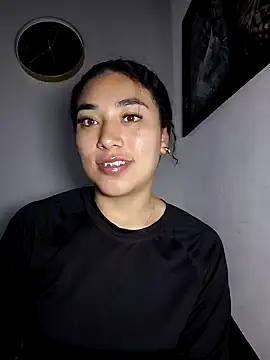 Snapshot of AmberGold- chatting on December 4, 9:52 am AmberGold- online show from December 4, 9:52 am