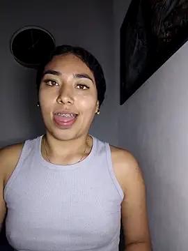 Snapshot of AmberGold- chatting on December 3, 10:14 am AmberGold- online show from December 3, 10:14 am