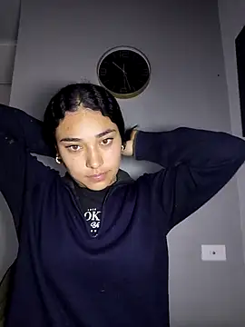 Snapshot of AmberGold- chatting on November 8, 9:13 am AmberGold- online show from November 8, 9:13 am