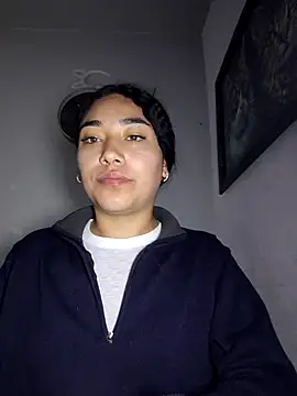 Snapshot of AmberGold- chatting on November 5, 9:23 am AmberGold- online show from November 5, 9:23 am