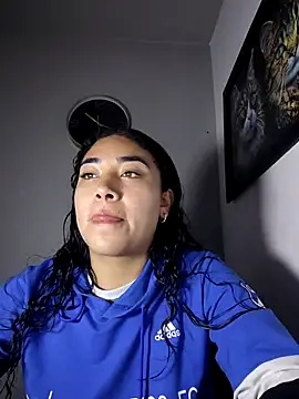 Snapshot of AmberGold- chatting on November 15, 9:13 am AmberGold- online show from November 15, 9:13 am